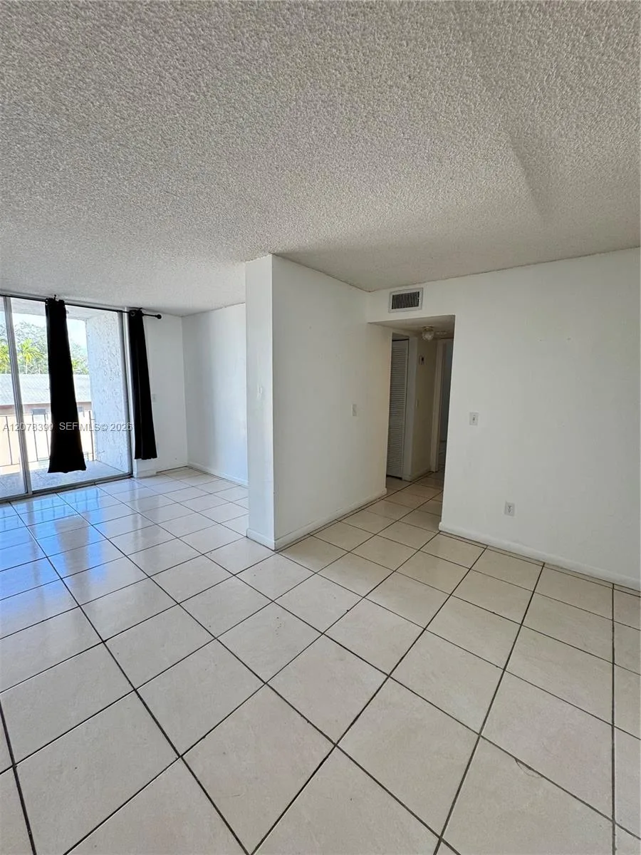 12105 NE 6th Ave # 304, North Miami, FL 33161 photo 2