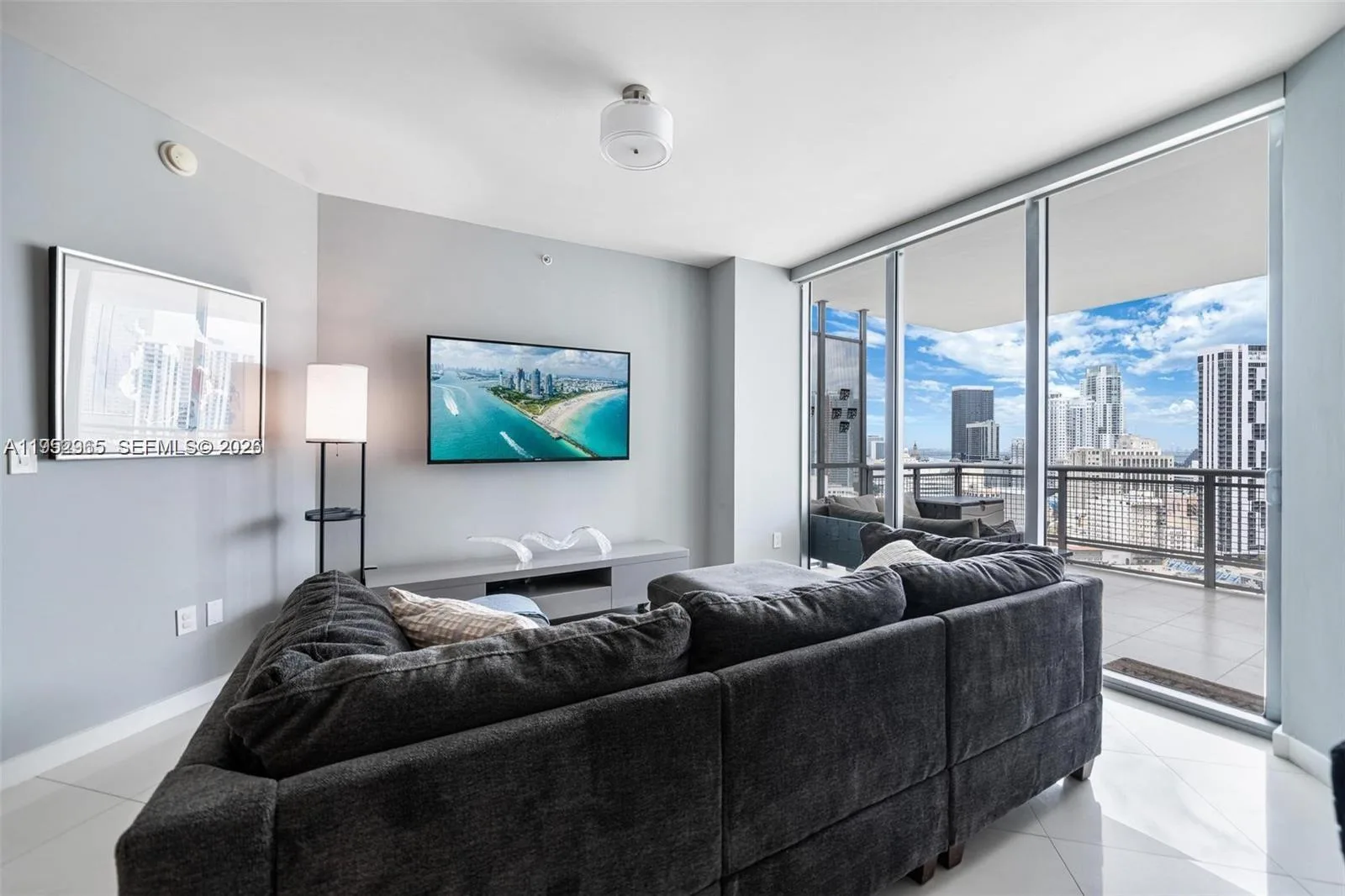 350 S Miami Ave # 2505, Miami, FL 33130 photo 12
