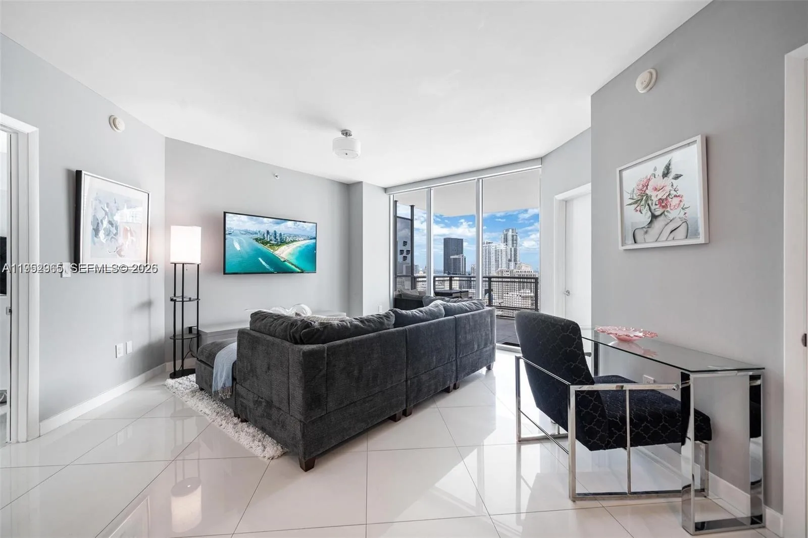 350 S Miami Ave # 2505, Miami, FL 33130 photo 9