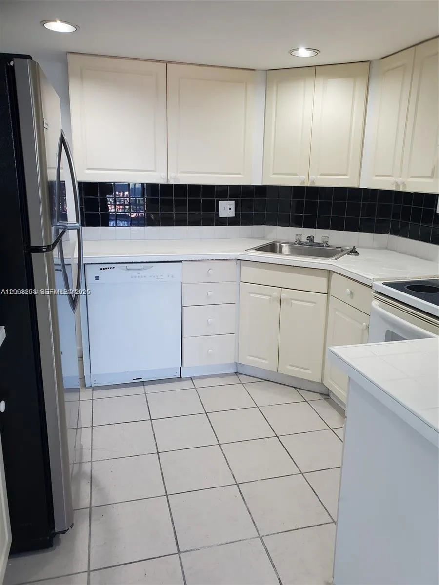 3301 Spanish Moss Ter # 708, Lauderhill, FL 33319 photo 3