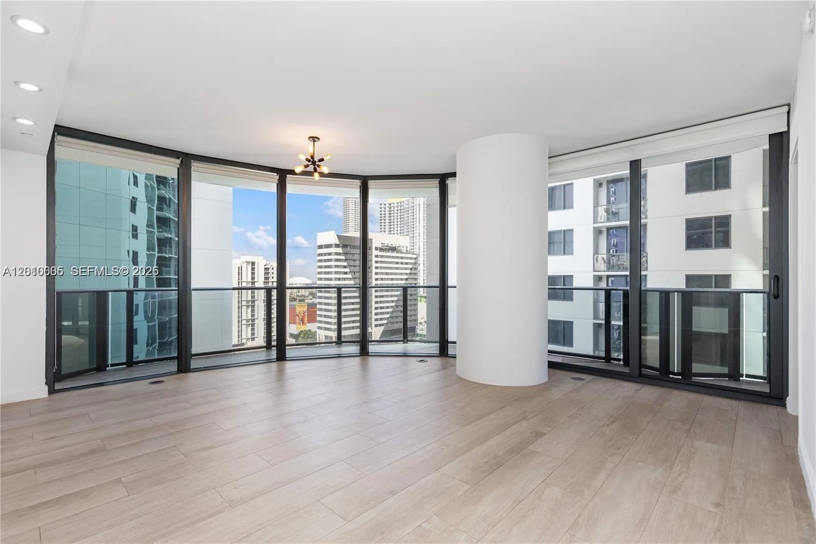 55 SW 9 St # 1208, Miami, FL 33130 photo 2