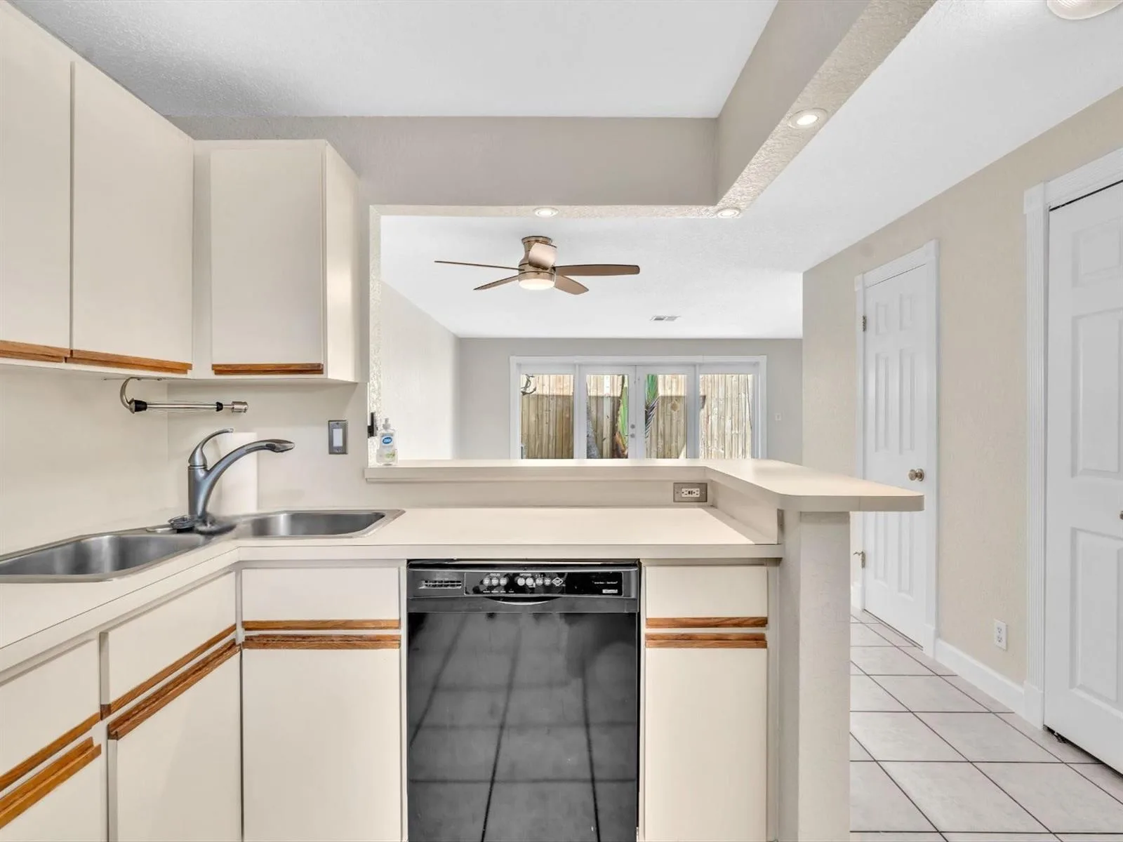 499 SE 13th Street # 8e, Fort Lauderdale, FL 33316 photo 11