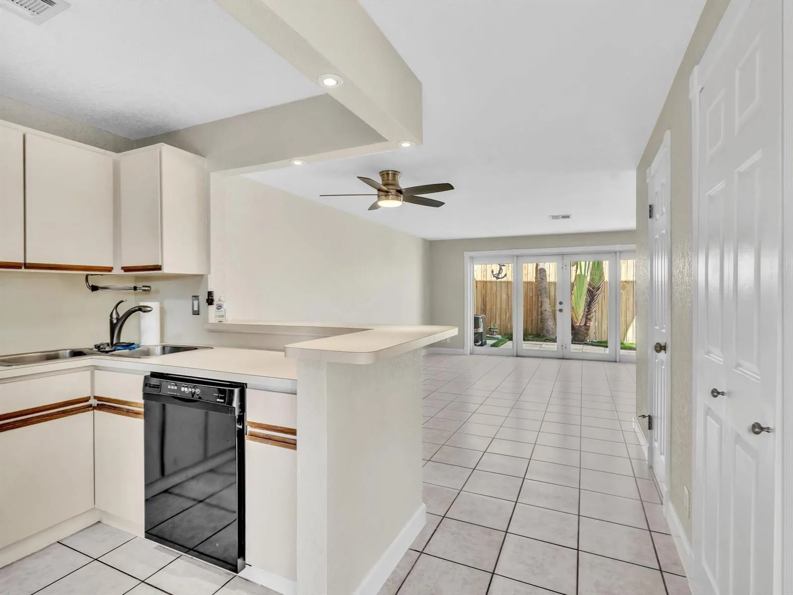 499 SE 13th Street # 8e, Fort Lauderdale, FL 33316 photo 9