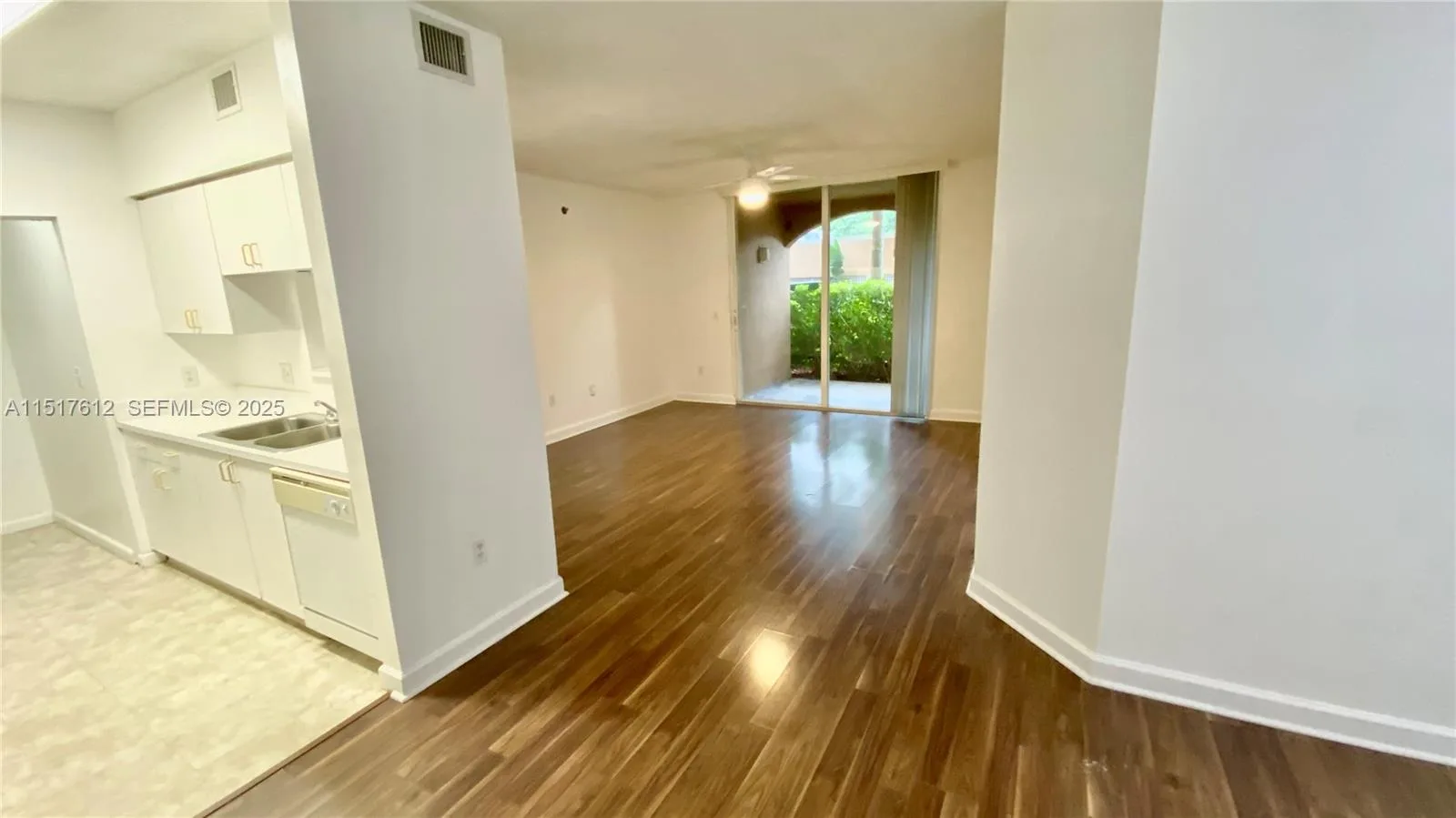 19901 E Country Club Dr # 2103, Aventura, FL 33180 photo 2