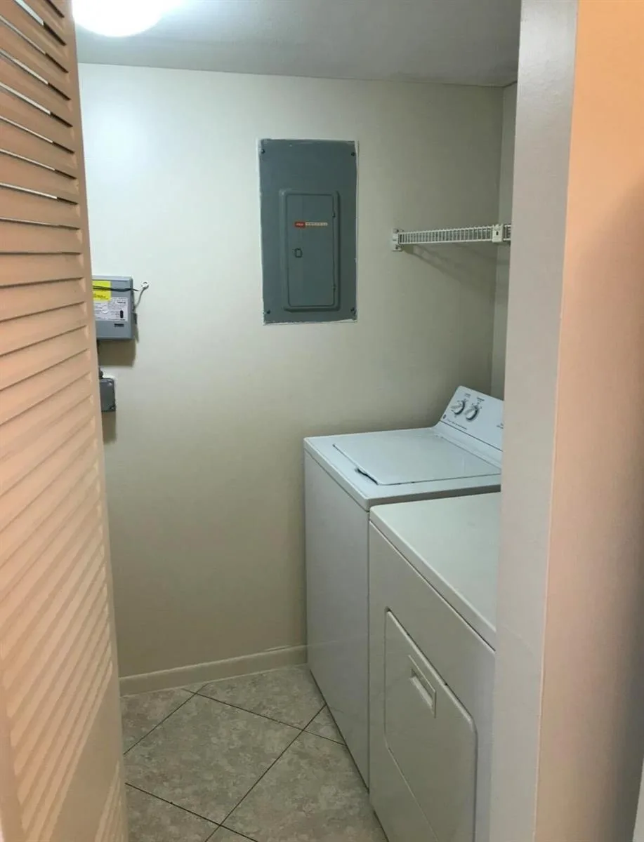 117 LAKE PINE Circle # A-1, FL 33463 photo 10