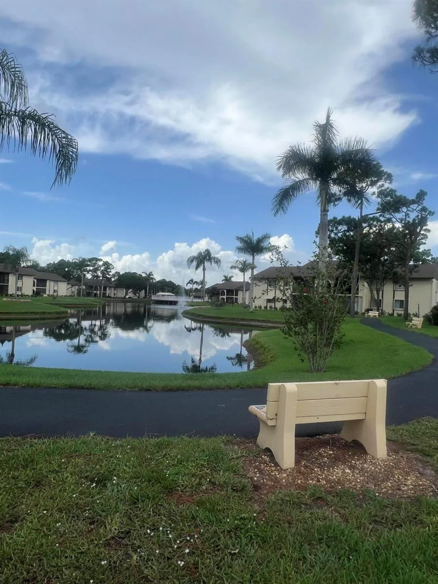 117 LAKE PINE Circle # A-1, FL 33463 photo 9
