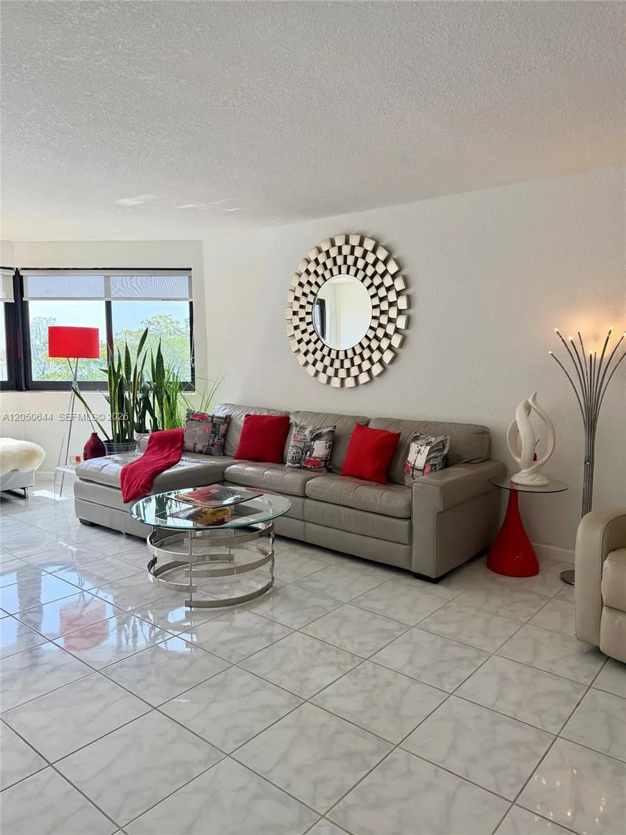 20850 San Simeon Way # 302-5, Miami, FL 33179 photo 3