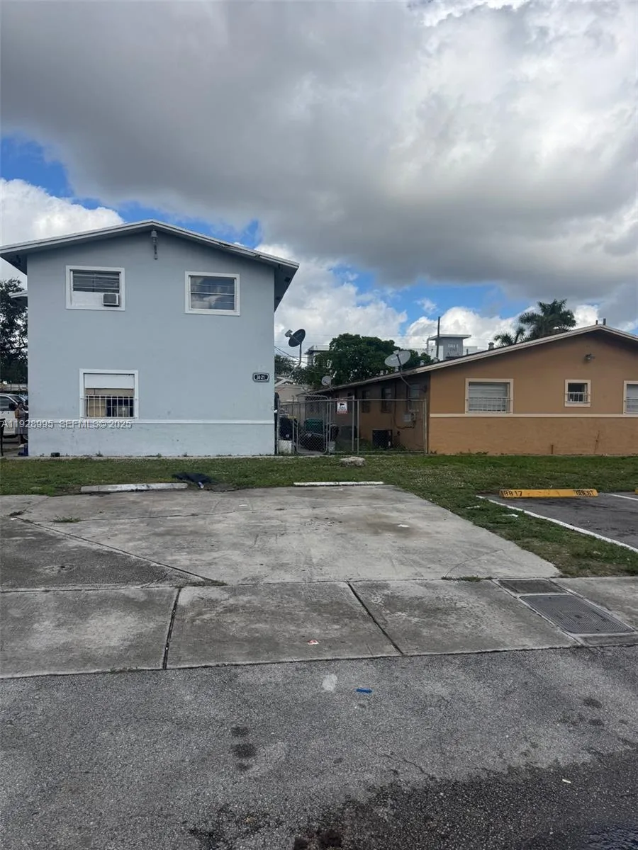 3821 SW 13th Ct, Fort Lauderdale, FL 33312 photo 2