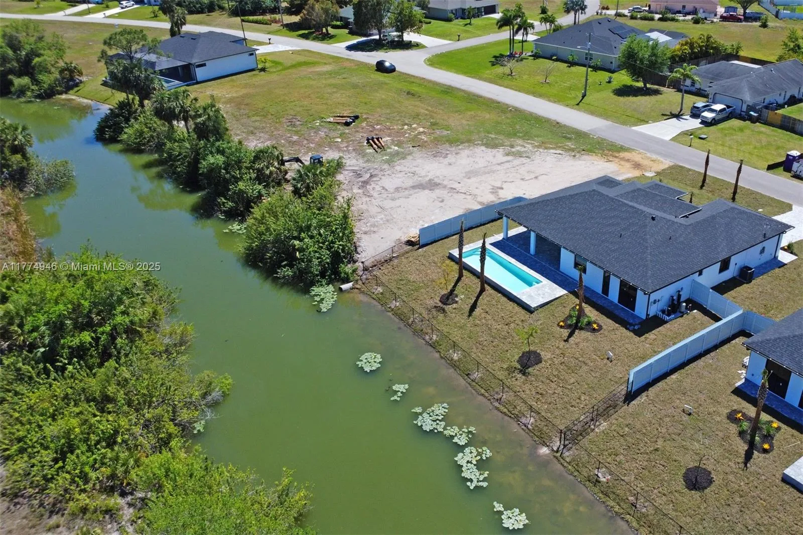 1913 NE 34th Terrace, Cape Coral, FL 33909 photo 4