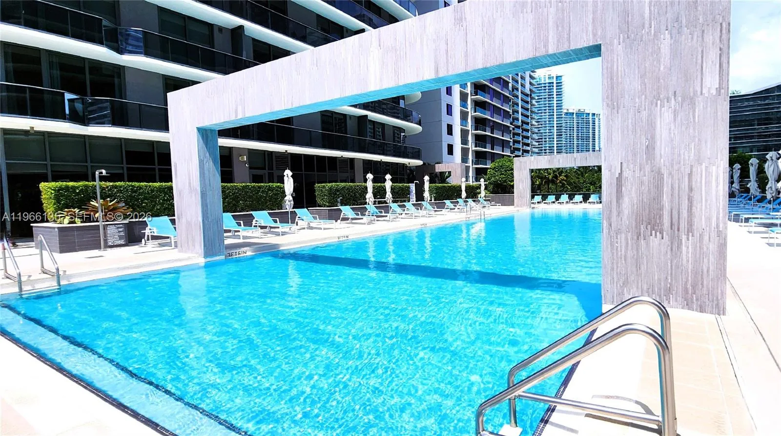 45 SW 9th St # 2108, Miami, FL 33130