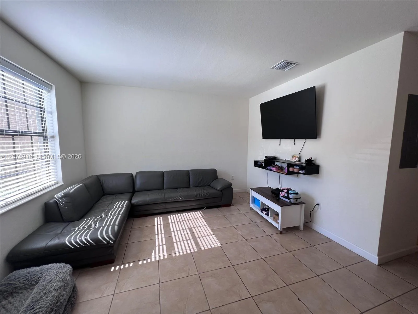 9335 W 33rd Ave, Hialeah, FL 33018