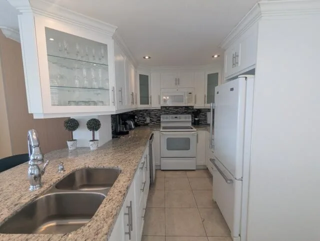 220 KINGS POINT Drive # 501, Sunny Isles Beach, FL 33160 photo 5