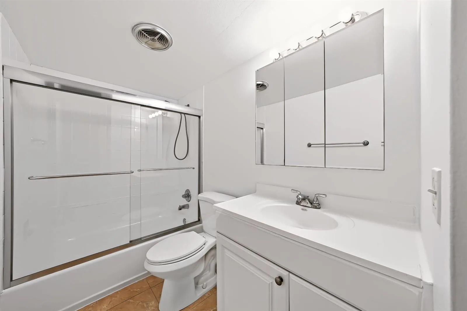 401 Golden Isles Drive # 1014, Hallandale Beach, FL 33009 photo 7