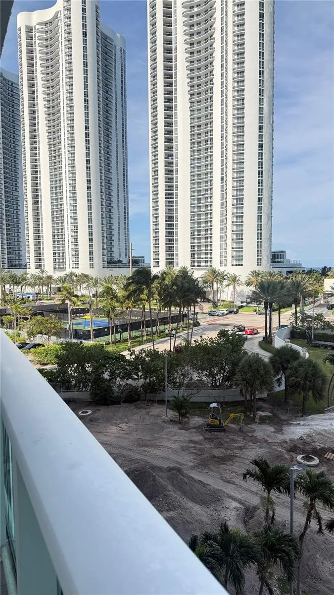 100 Bayview Dr # 509, Sunny Isles Beach, FL 33160 photo 9