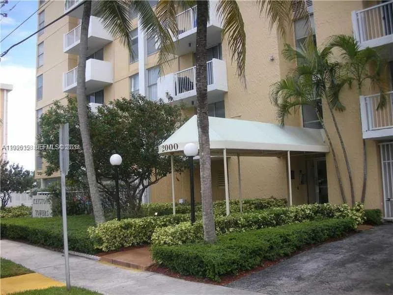 2000 NE 135th St # 1002, North Miami, FL 33181