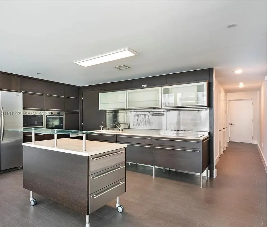 6000 Collins Ave # 501, Miami Beach, FL 33140 photo 2