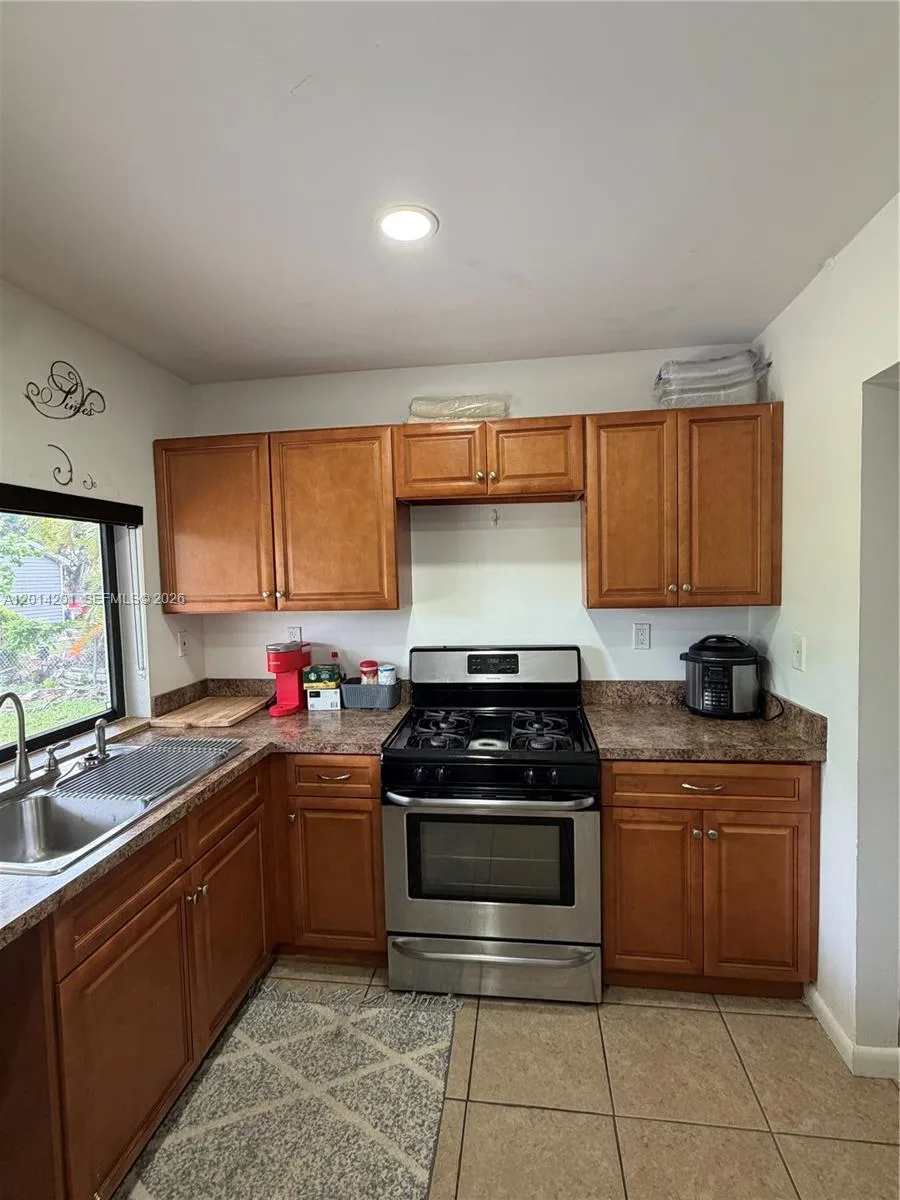 1410 NW 199TH St, Miami Gardens, FL 33169 photo 12