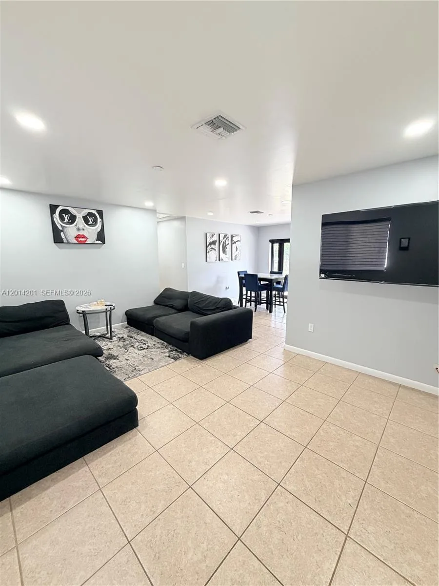 1410 NW 199TH St, Miami Gardens, FL 33169 photo 3