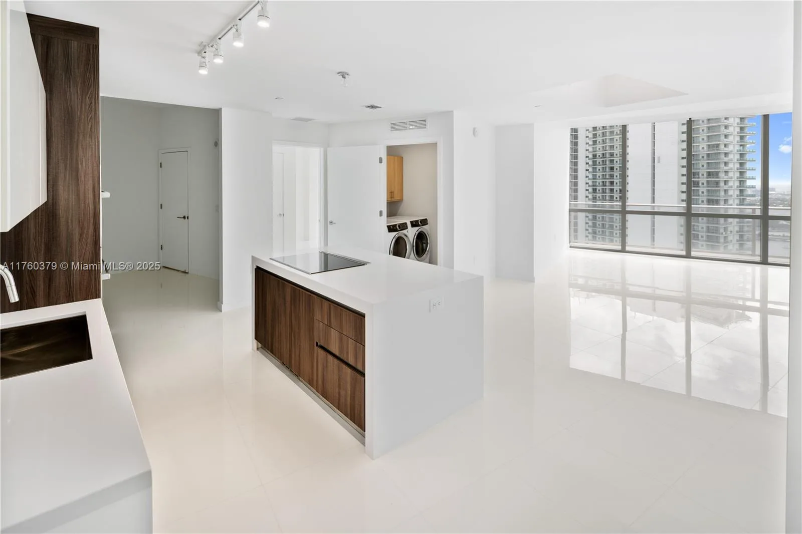 Paramount Miami Worldcenter Unit 4203 at 851 NE 1st Ave # 4203, Miami FL 33132 — photo 1