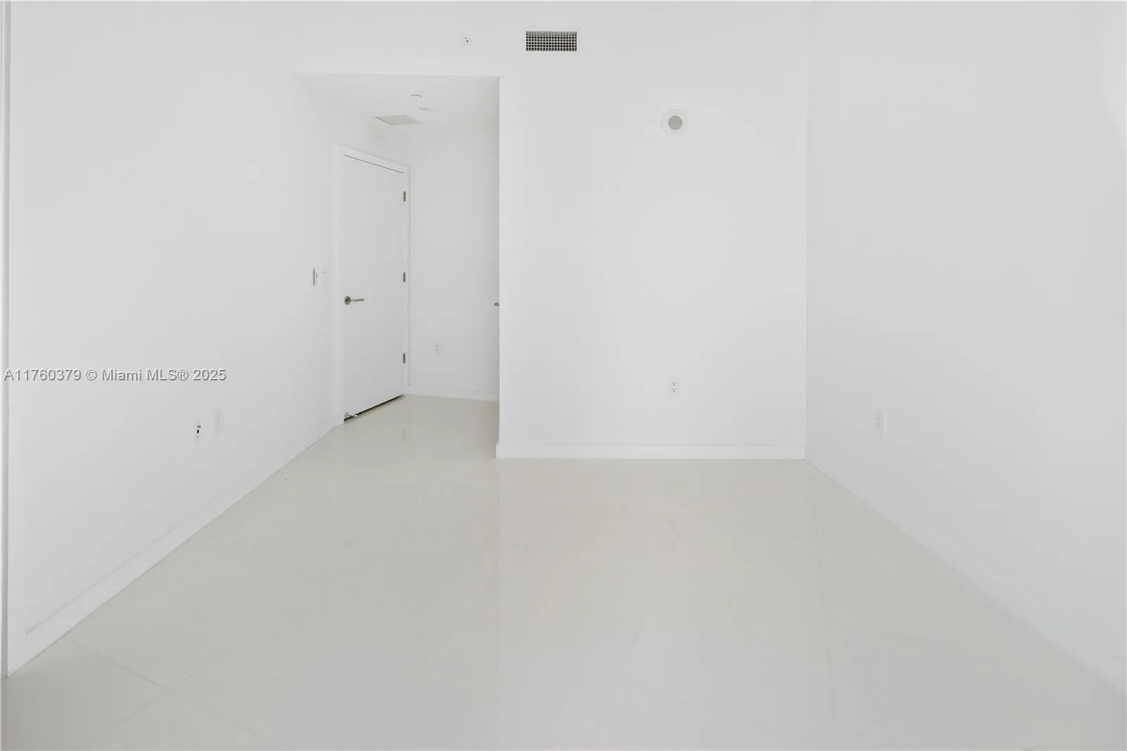 851 NE 1st Ave # 4203, Miami, FL 33132 photo 11