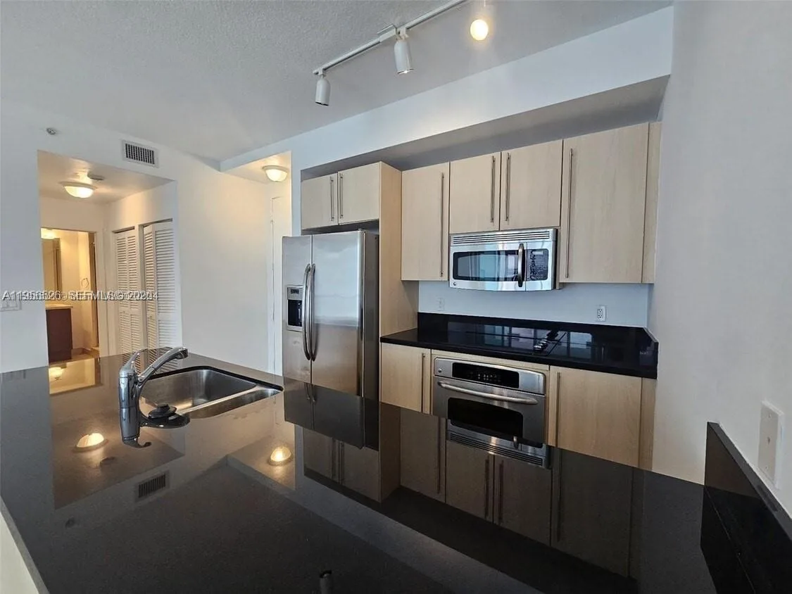 1111 SW 1st Ave # 1422-N, Miami, FL 33130 photo 5