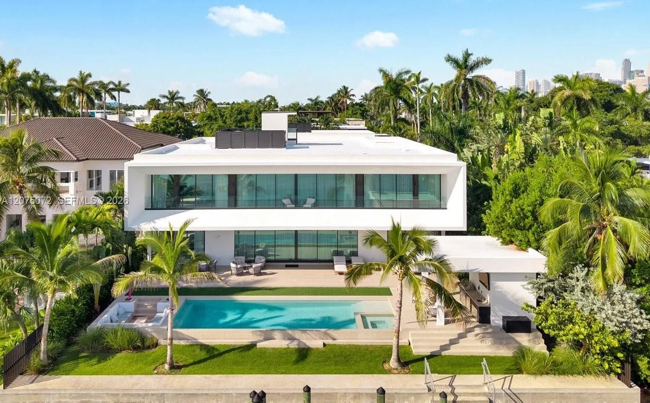 375 N Hibiscus Dr, Miami Beach, FL 33139 — zdjęcie 2