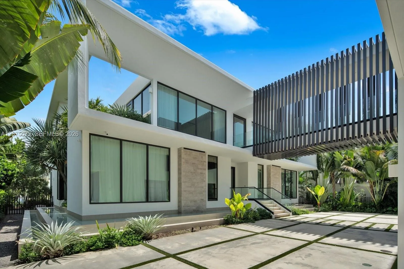 375 N Hibiscus Dr, Miami Beach, FL 33139 — zdjęcie 3