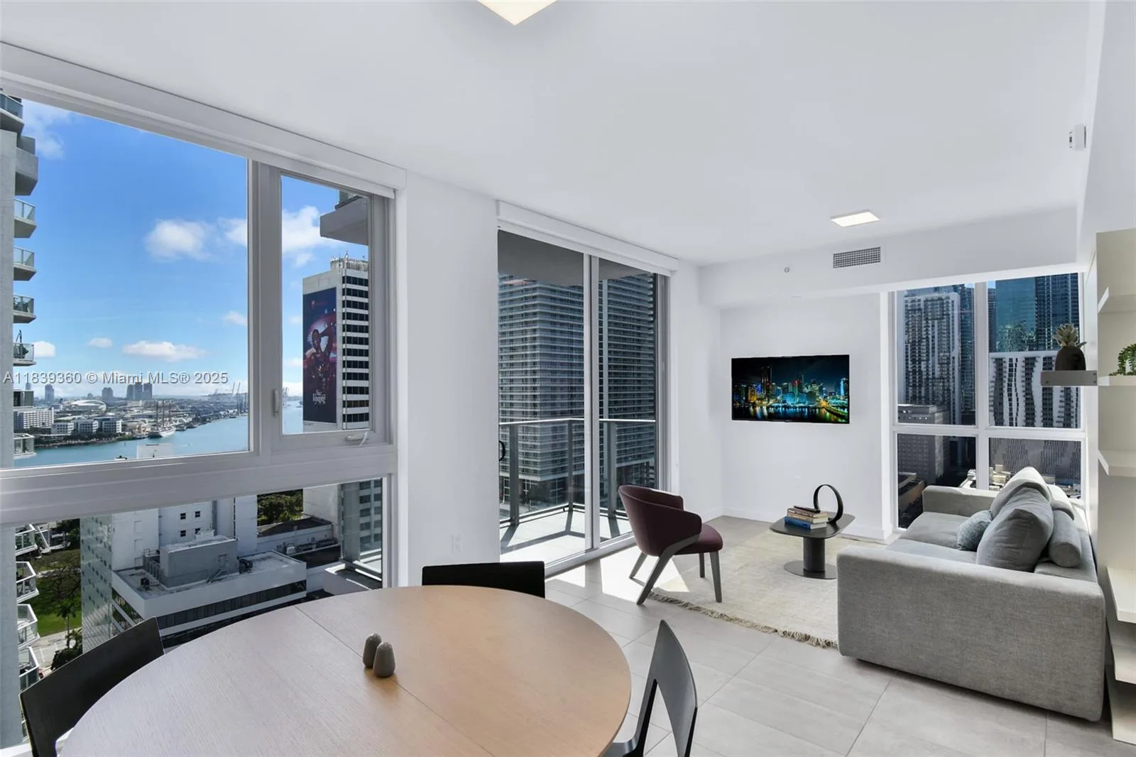 227 NE 2nd St # 2000, Miami, FL 33132