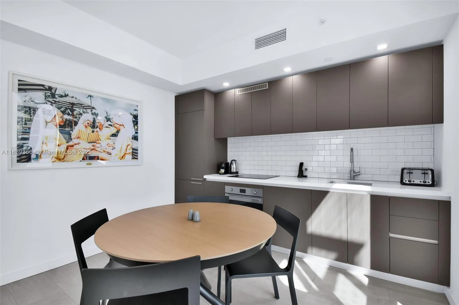 227 NE 2nd St # 2000, Miami, FL 33132 photo 11