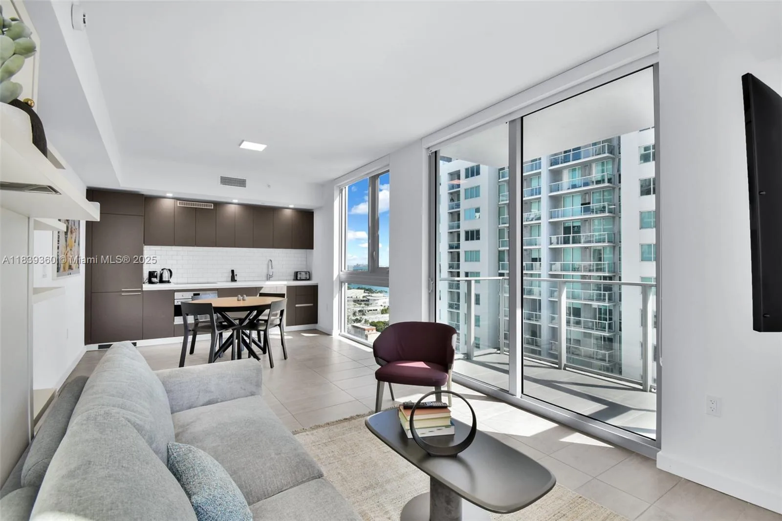 227 NE 2nd St # 2000, Miami, FL 33132 photo 2