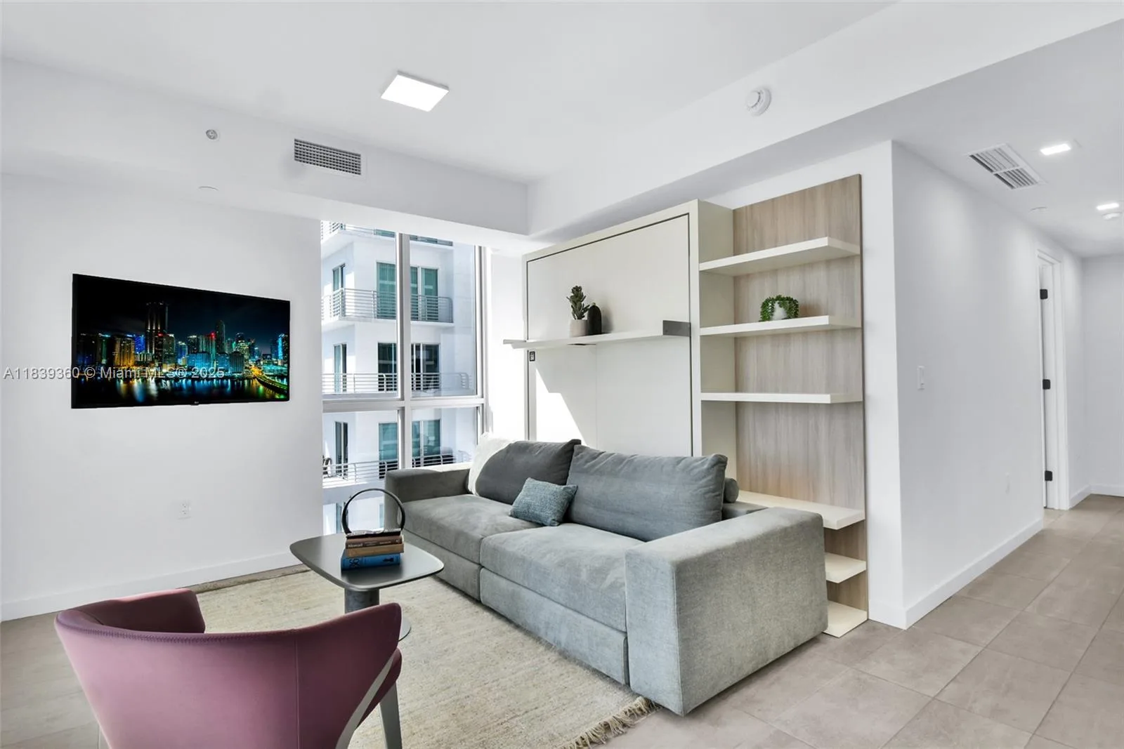 227 NE 2nd St # 2000, Miami, FL 33132 photo 4