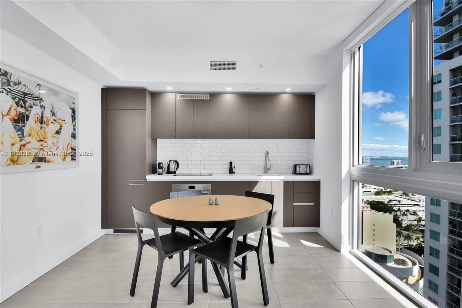227 NE 2nd St # 2000, Miami, FL 33132 photo 8