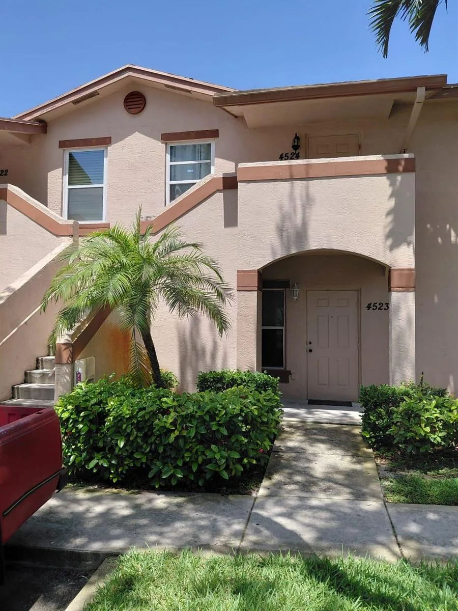 4524 Oak Terrace Drive, FL 33463
