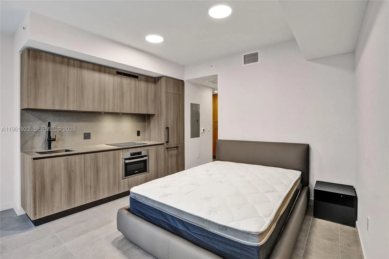 121 NE 5th Street # 807, Miami, FL 33132 photo 11