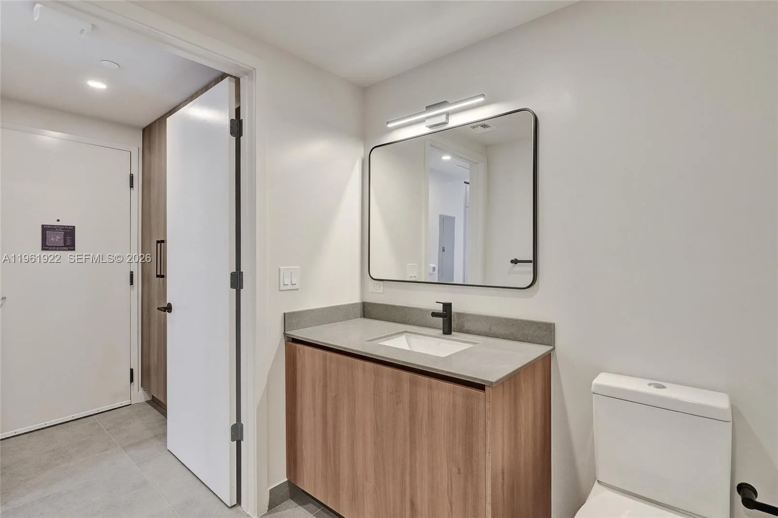 121 NE 5th Street # 807, Miami, FL 33132 photo 9