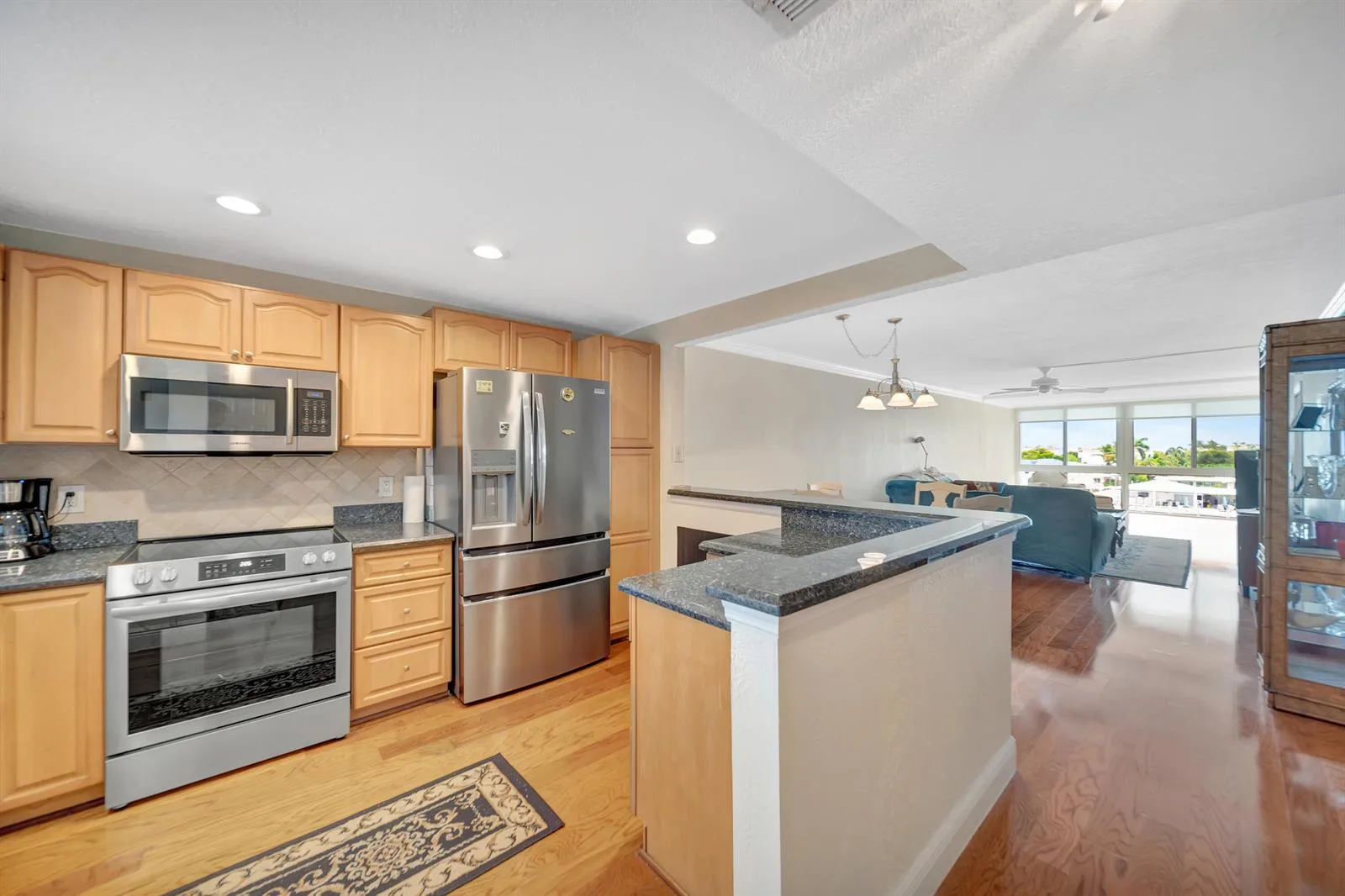 3100 NE 49 Street # 403, Fort Lauderdale, FL 33308