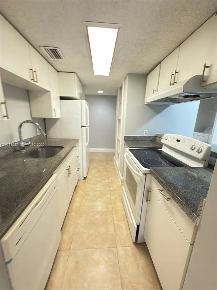 4521 W Mcnab Rd # 11, Pompano Beach, FL 33069 photo 4
