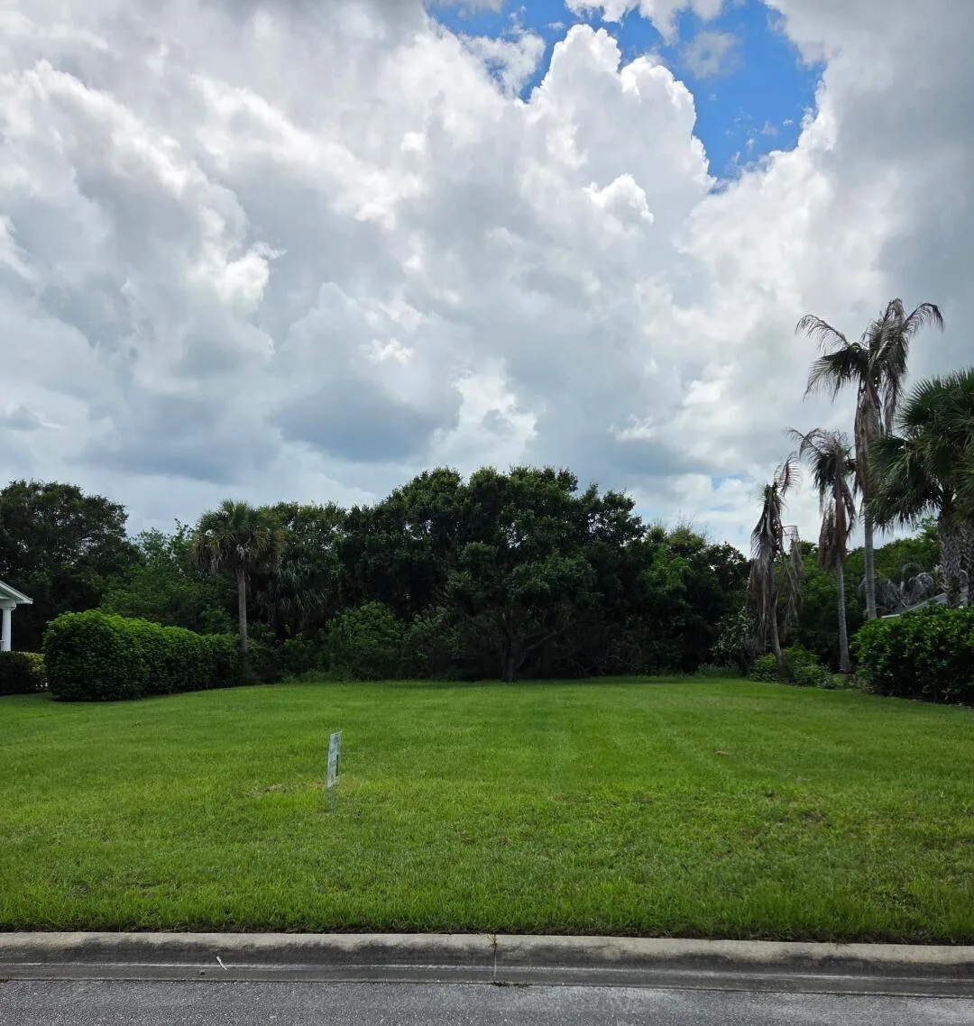 6385 Tropical Way, Vero Beach, FL 32967 photo 2