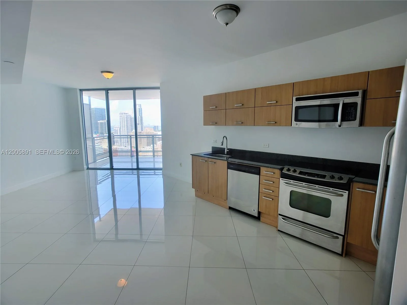 350 S Miami Ave # 3111, Miami, FL 33130 photo 3