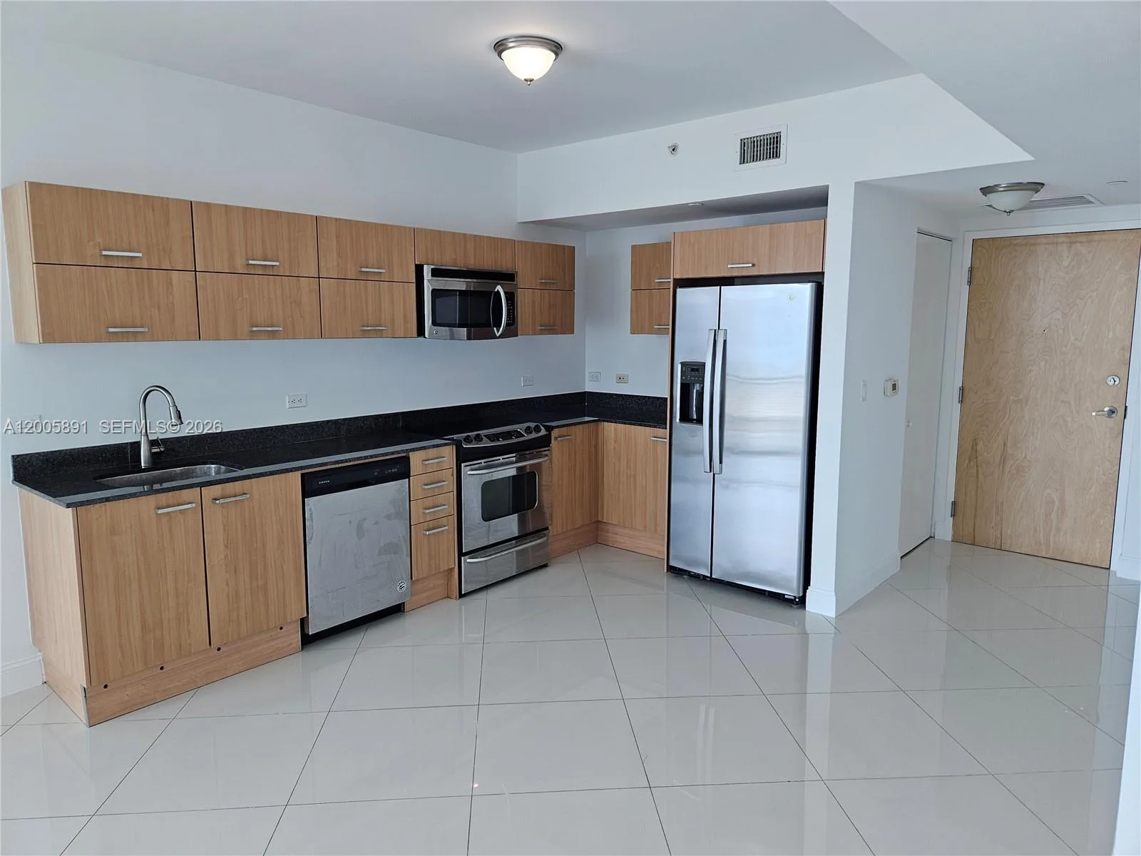350 S Miami Ave # 3111, Miami, FL 33130 photo 4