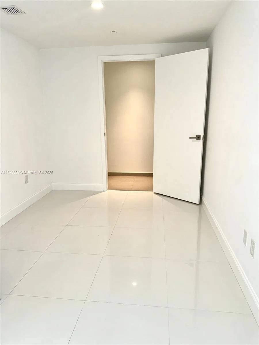 1080 Brickell Ave # 1506, Miami, FL 33131 photo 3