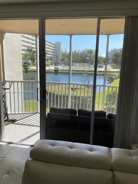 1770 NE 191st St # 206-1, Miami, FL 33179