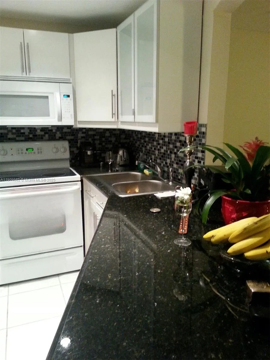 1770 NE 191st St # 206-1, Miami, FL 33179 photo 2