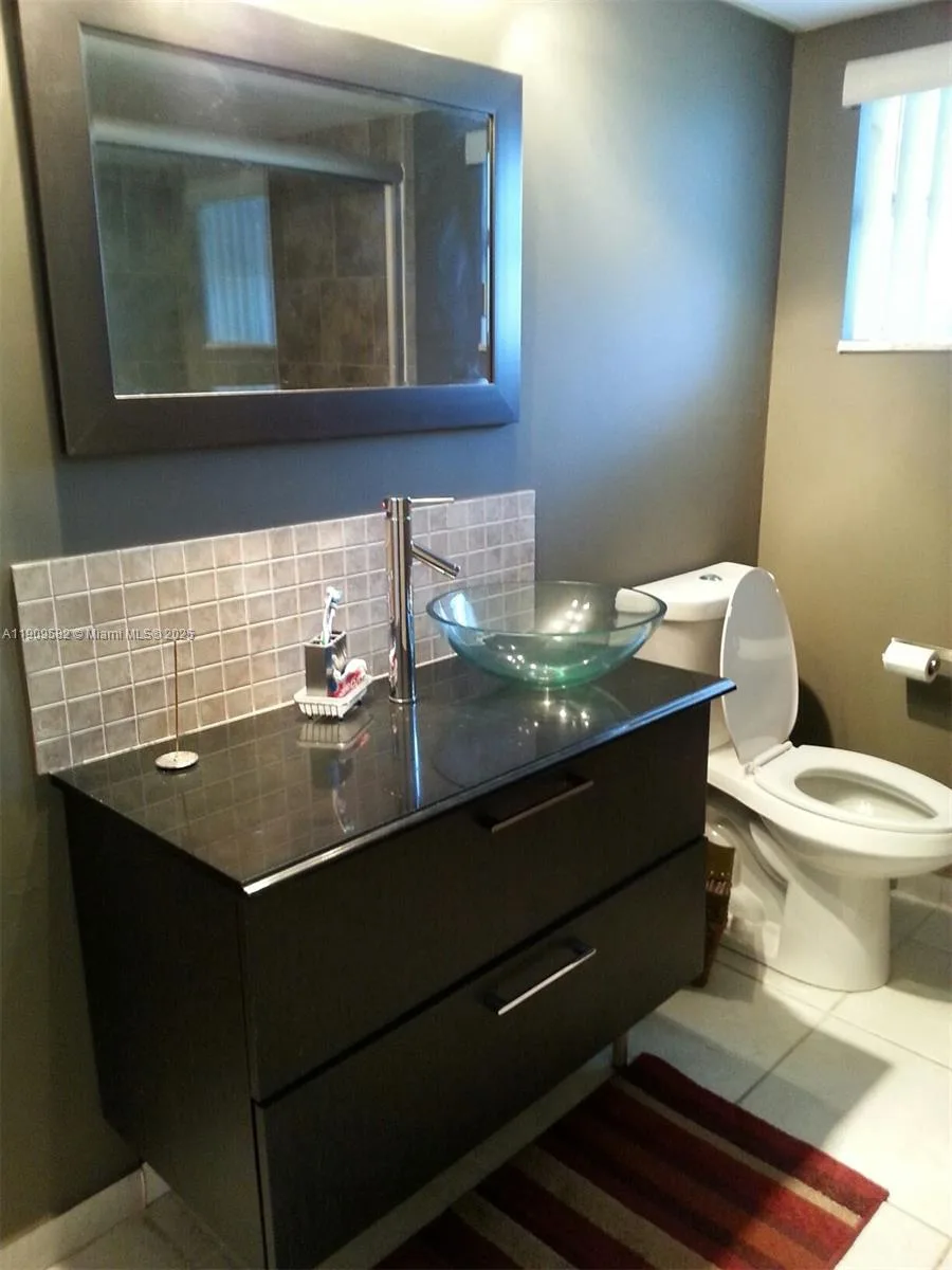 1770 NE 191st St # 206-1, Miami, FL 33179 photo 5