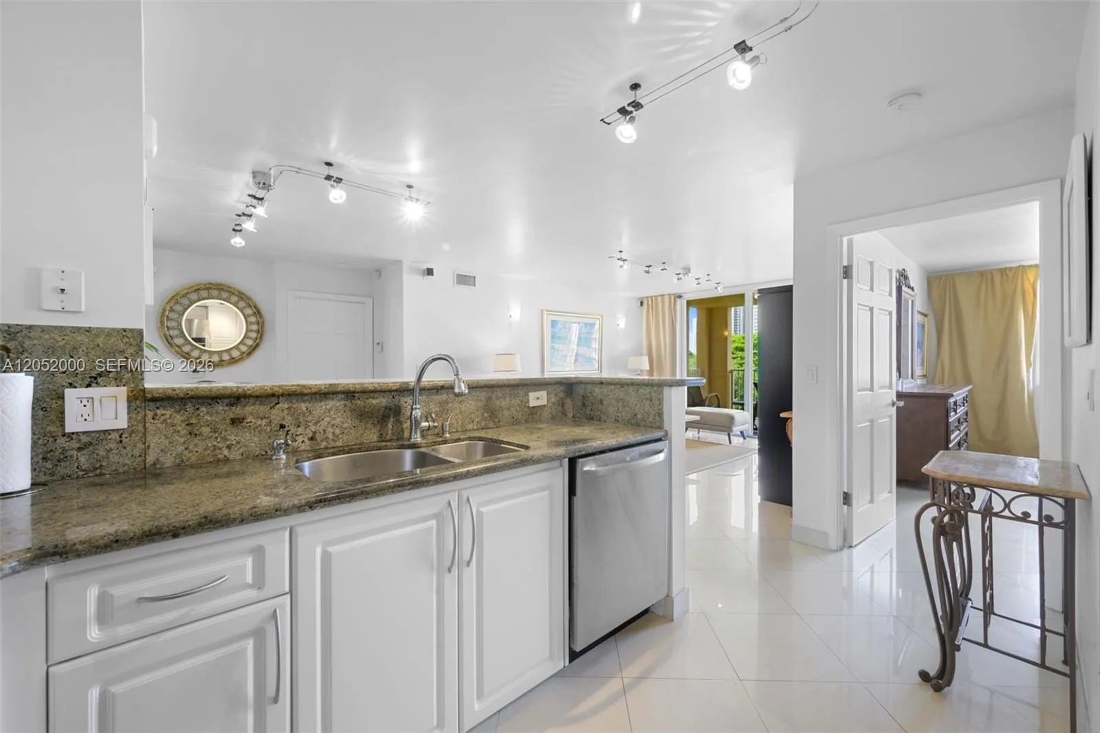 19999 E Country Club Dr # 1406, Aventura, FL 33180 photo 7