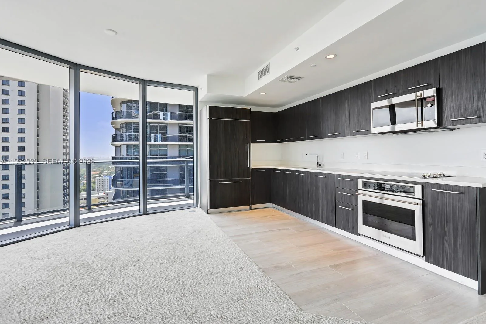 45 SW 9th St # 1806, Miami, FL 33130 photo 9