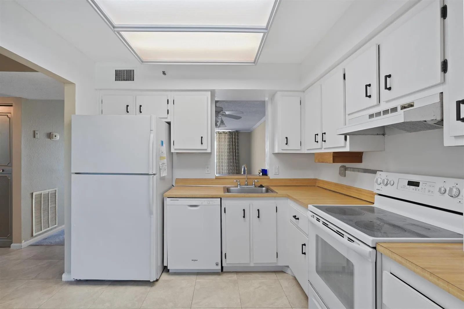 4550 NW 18th Avenue # 301, Deerfield Beach, FL 33064 photo 3