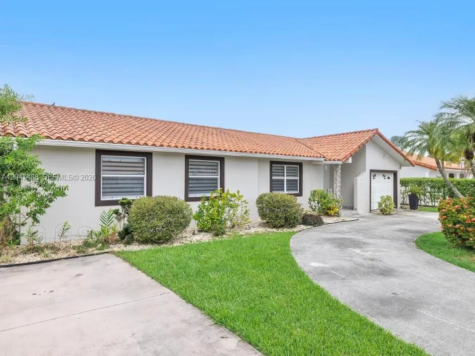 9840 SW 3rd St, Miami, FL 33174
