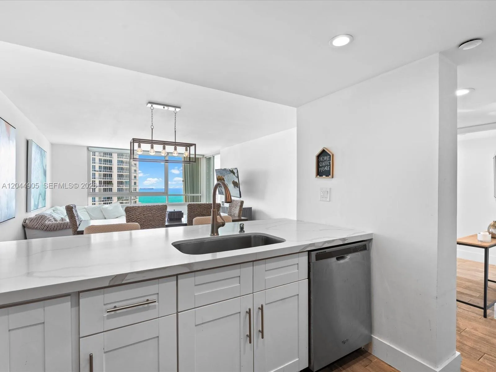 400 S Pointe Dr # 1102, Miami Beach, FL 33139 photo 3