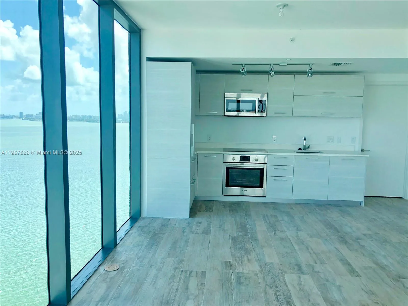 650 NE 32 # 2008, Miami, FL 33137 photo 3